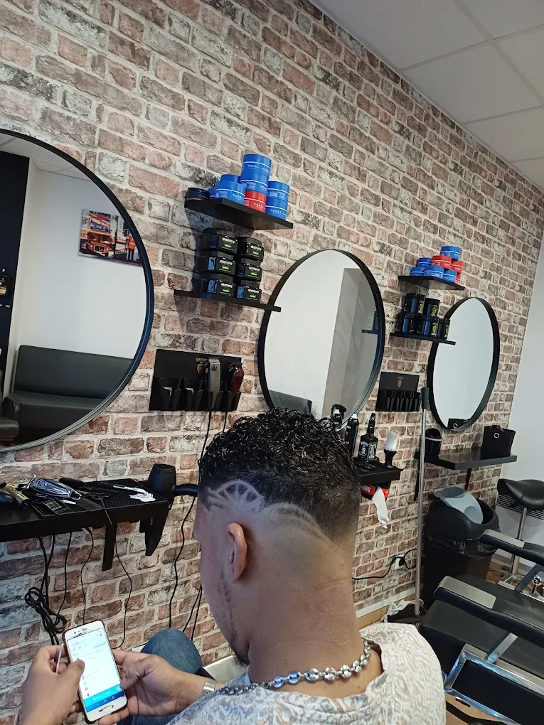 Coupe et coiffure General Barber 5